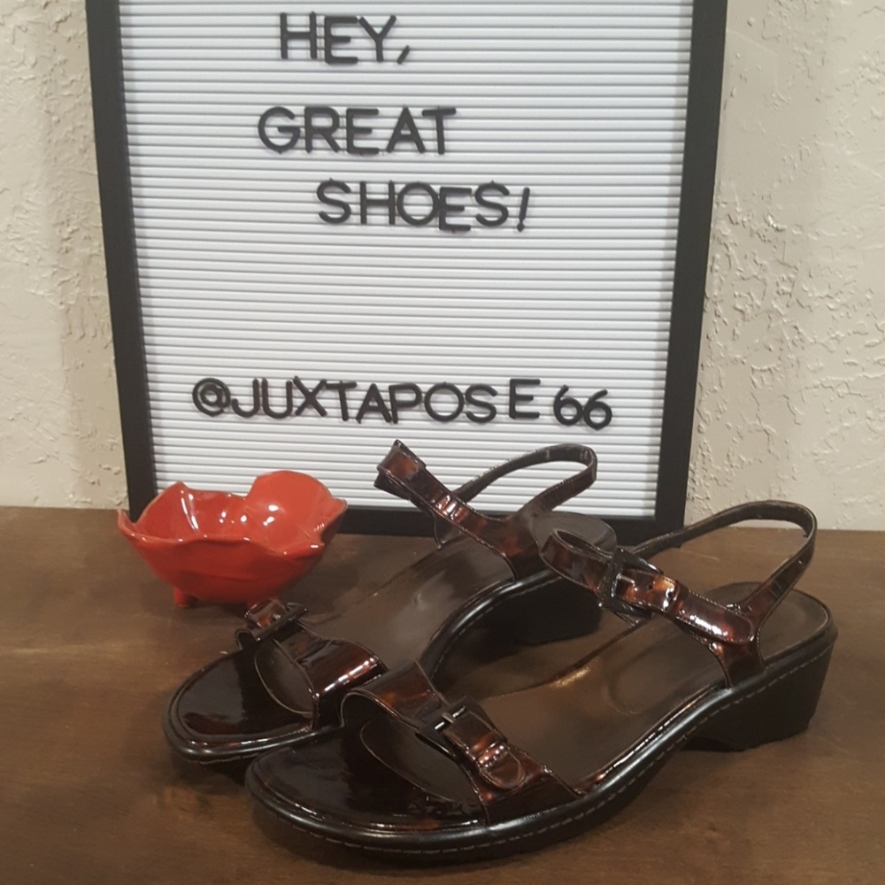 ⬇️Stuart Weitzman Tortoise pat sandal  8.5DEFECT